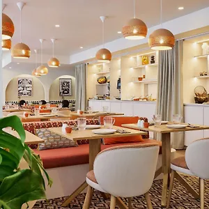 4* Otel Mercure Raphael Centre
